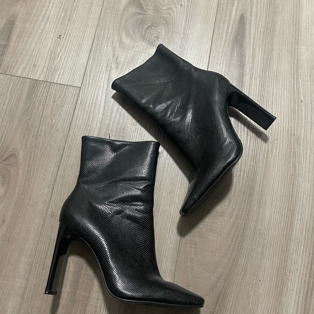 ZARA Chic Black Ankle Boots